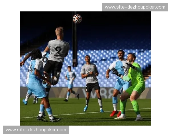 广岛三箭防守转换进攻仅需三脚传递 战术简洁高效 广岛三箭防守转换进攻仅需三脚传递 战术简洁高效